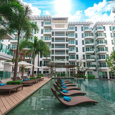 Swim - Up Pool Bar